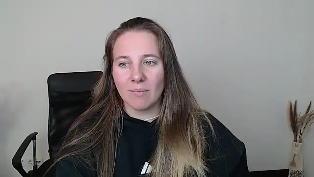 Snapshot of Darklure_ chatting on 31, 10, 2025 Darklure  online show from 31, 10, 2025