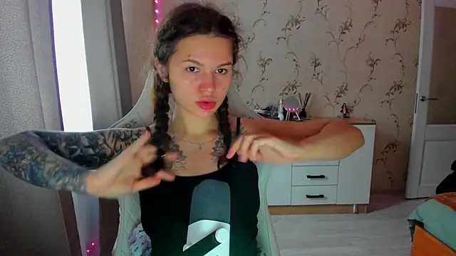 yourdreamm  online show from 14, 10, 2025