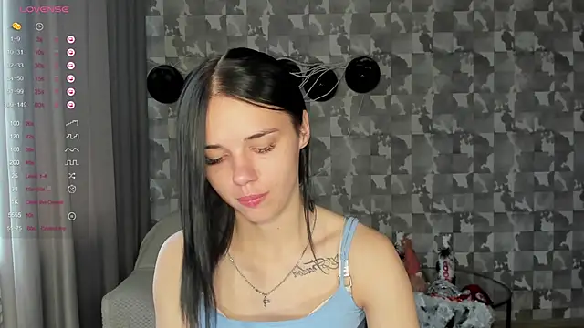 Snapshot of Kseni_a chatting on 28, 10, 2025 Kseni a online show from 28, 10, 2025