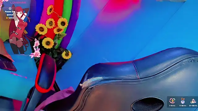 Dahlia Moss online show from 2, 10, 2025