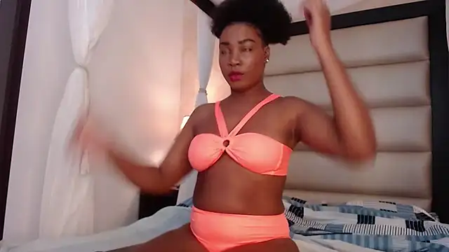 Snapshot of AvaLucci chatting on 18, 10, 2025 AvaLucci online show from 18, 10, 2025