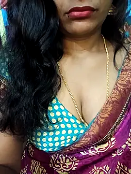 Snapshot of Dharshini_7 chatting on 21, 10, 2025 Dharshini 7 online show from 21, 10, 2025