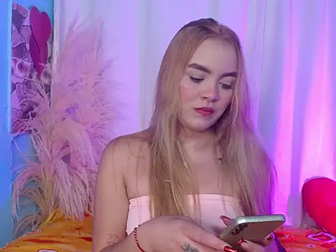 Snapshot of Miaa_rosses3 chatting on 1, 10, 2025 Miaa rosses3 online show from 1, 10, 2025