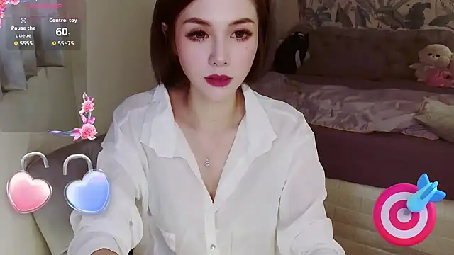 maya057000 online show from 6, 11, 2025