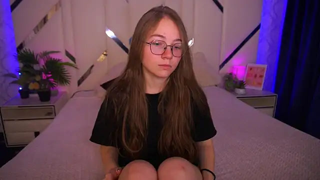 Snapshot of ArrinaWairr chatting on 3, 11, 2025 ArrinaWairr online show from 3, 11, 2025