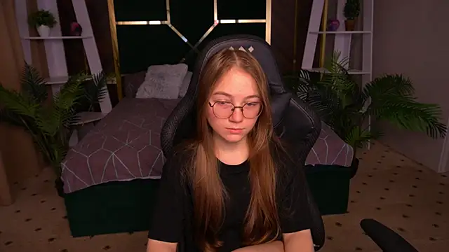 Snapshot of ArrinaWairr chatting on 18, 11, 2025 ArrinaWairr online show from 18, 11, 2025