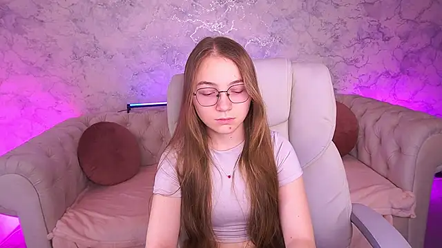 Snapshot of ArrinaWairr chatting on 19, 12, 2025 ArrinaWairr online show from 19, 12, 2025