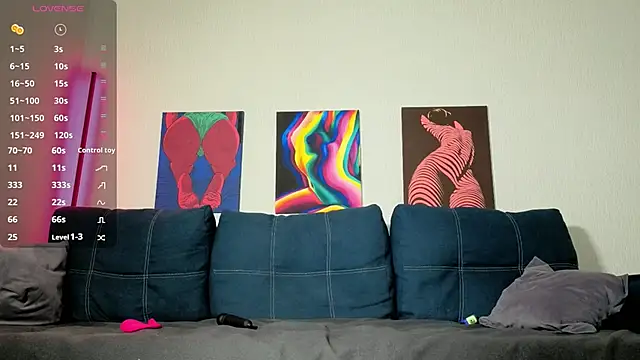 Snapshot of TrixiBell chatting on 27, 2, 2026 TrixiBell online show from 27, 2, 2026