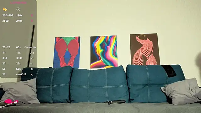 Snapshot of TrixiBell chatting on 4, 3, 2026 TrixiBell online show from 4, 3, 2026