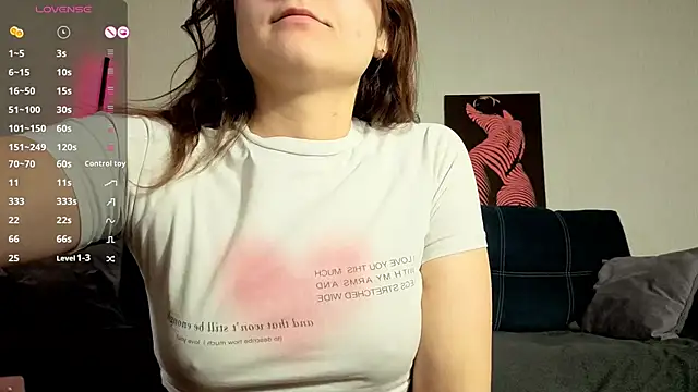 Snapshot of TrixiBell chatting on 17, 3, 2026 TrixiBell online show from 17, 3, 2026