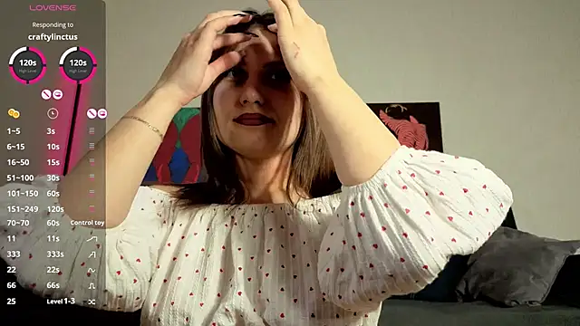 Snapshot of TrixiBell chatting on 21, 3, 2026 TrixiBell online show from 21, 3, 2026