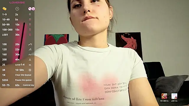 Snapshot of TrixiBell chatting on 26, 3, 2026 TrixiBell online show from 26, 3, 2026