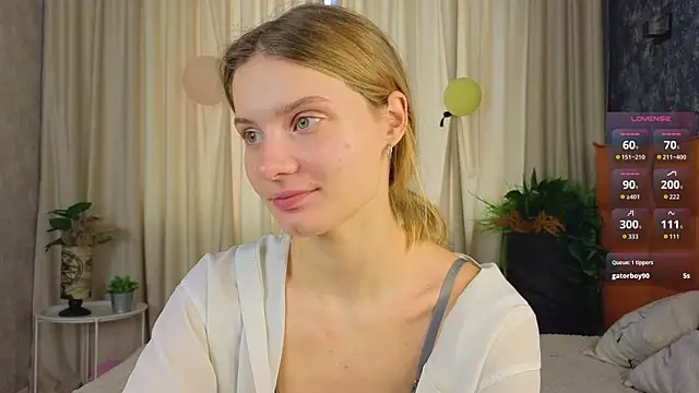 Snapshot of SoftBliss chatting on 19, 10, 2025 SoftBliss online show from 19, 10, 2025