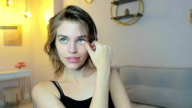 Snapshot of EleneButton chatting on 9, 9, 2025 EleneButton online show from 9, 9, 2025