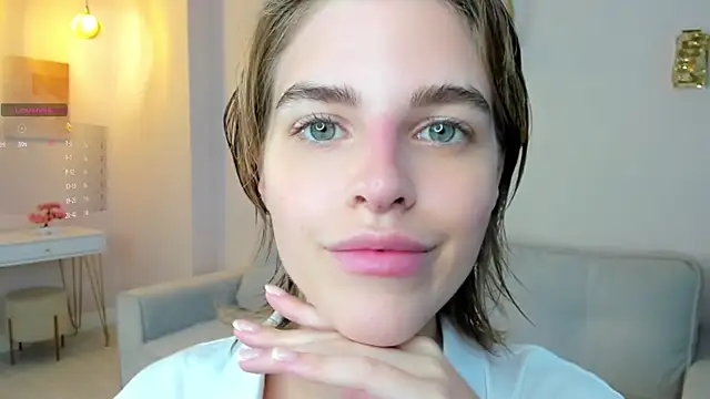 Snapshot of EleneButton chatting on 13, 9, 2025 EleneButton online show from 13, 9, 2025