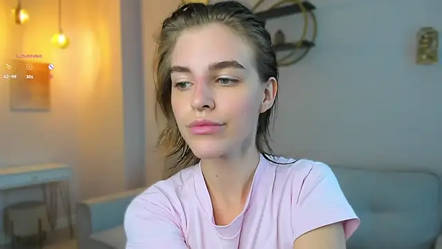 Snapshot of EleneButton chatting on 14, 9, 2025 EleneButton online show from 14, 9, 2025