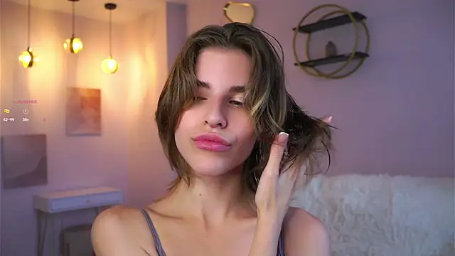 Snapshot of EleneButton chatting on 18, 9, 2025 EleneButton online show from 18, 9, 2025