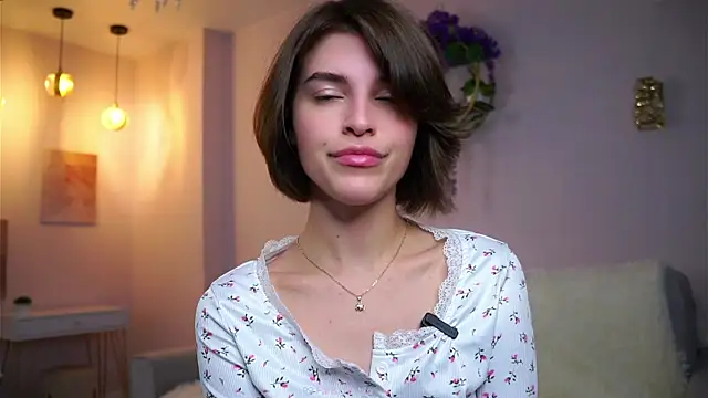 Snapshot of EleneButton chatting on 26, 10, 2025 EleneButton online show from 26, 10, 2025