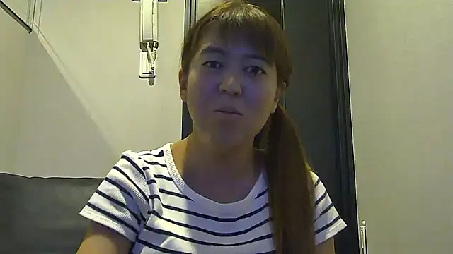 Snapshot of SAKI_saki_01 chatting on 10, 9, 2025 SAKI saki 01 online show from 10, 9, 2025