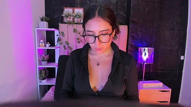 Snapshot of Bonnali_lune chatting on 31, 10, 2025 Bonnali lune online show from 31, 10, 2025