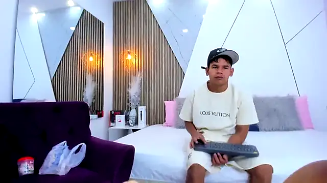 NatyAndCriss online show from 10, 10, 2025