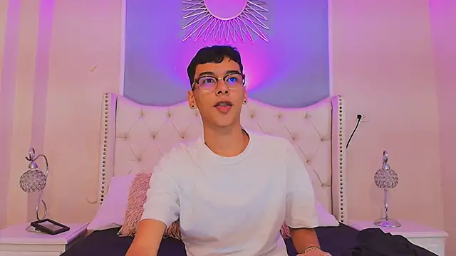 Snapshot of Aiden_Royce chatting on 13, 9, 2025 Aiden Royce online show from 13, 9, 2025