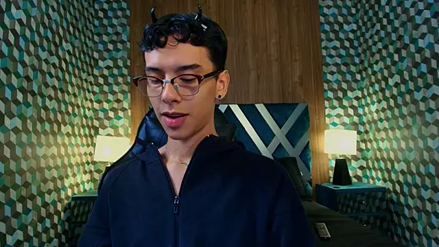 Snapshot of Aiden_Royce chatting on 12, 10, 2025 Aiden Royce online show from 12, 10, 2025