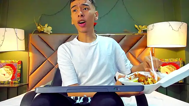 Aiden Royce online show from 23, 12, 2025