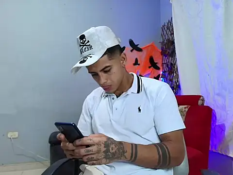 Snapshot of sweet_Brunettes01 chatting on 18, 10, 2025 sweet Brunettes01 online show from 18, 10, 2025