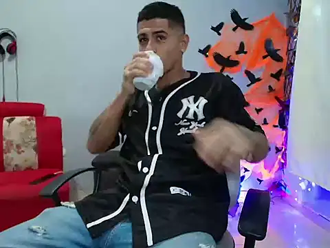 Snapshot of sweet_Brunettes01 chatting on 24, 10, 2025 sweet Brunettes01 online show from 24, 10, 2025