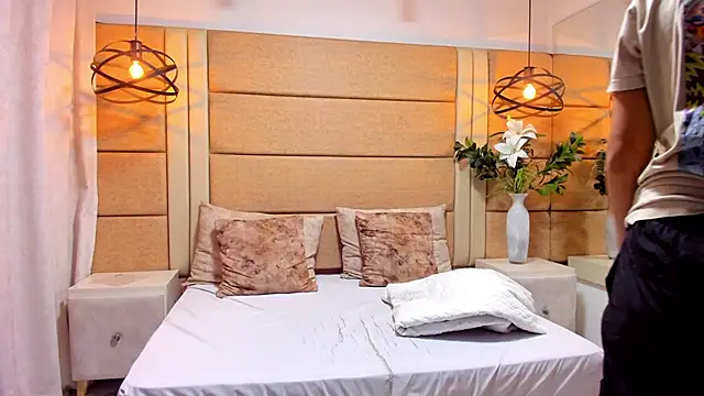 Snapshot of AnnieAndReach chatting on 25, 11, 2025 AnnieAndReach online show from 25, 11, 2025