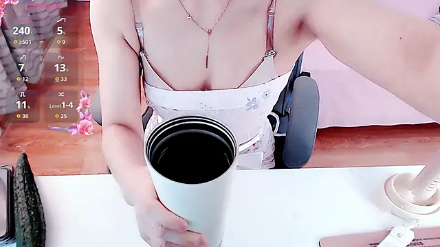 Snapshot of yaoyao-baby520 chatting on 27, 11, 2025 yaoyao-baby520 online show from 27, 11, 2025