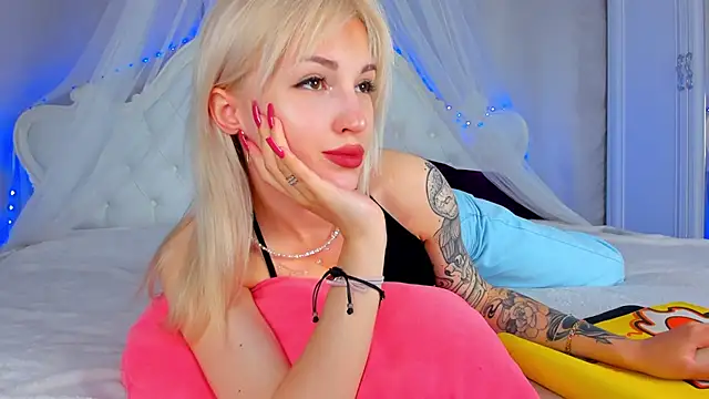 Snapshot of LisaFoxyMe chatting on 16, 6, 2026 LisaFoxyMe online show from 16, 6, 2026
