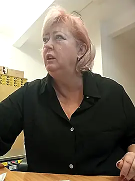 Snapshot of TerezaVelvet chatting on 13, 10, 2025 TerezaVelvet online show from 13, 10, 2025