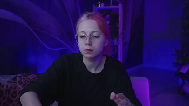 SakuraBliss online show from 3, 10, 2025