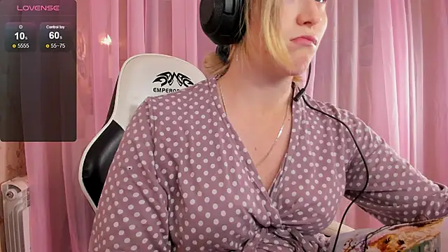 Snapshot of Anabel-Candy chatting on 10, 10, 2025 Anabel-Candy online show from 10, 10, 2025