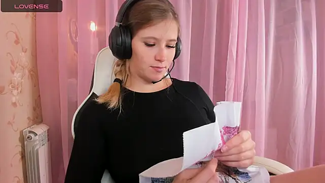 Snapshot of Anabel-Candy chatting on 20, 10, 2025 Anabel-Candy online show from 20, 10, 2025