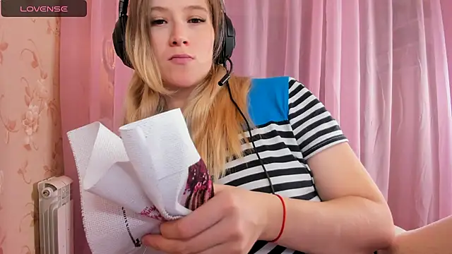 Snapshot of Anabel-Candy chatting on 22, 10, 2025 Anabel-Candy online show from 22, 10, 2025