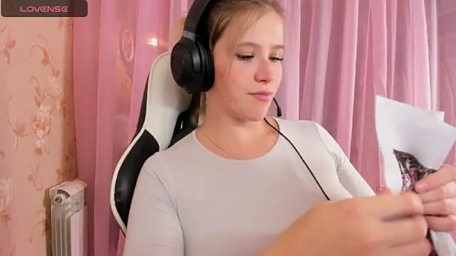 Snapshot of Anabel-Candy chatting on 25, 10, 2025 Anabel-Candy online show from 25, 10, 2025