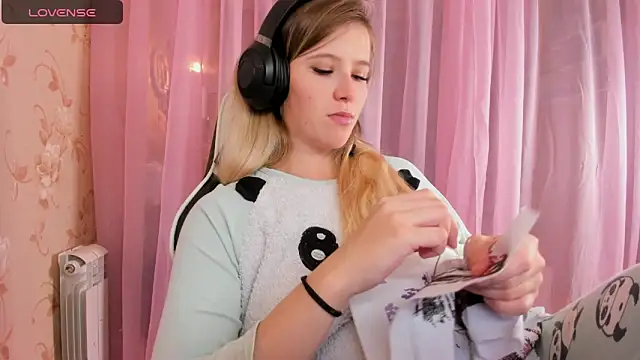 Snapshot of Anabel-Candy chatting on 26, 10, 2025 Anabel-Candy online show from 26, 10, 2025