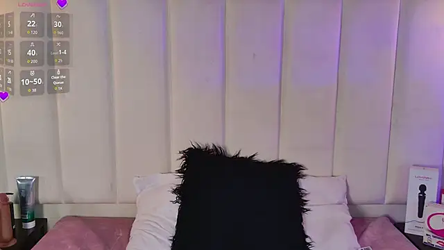 ChloeJoness  online show from 17, 12, 2025