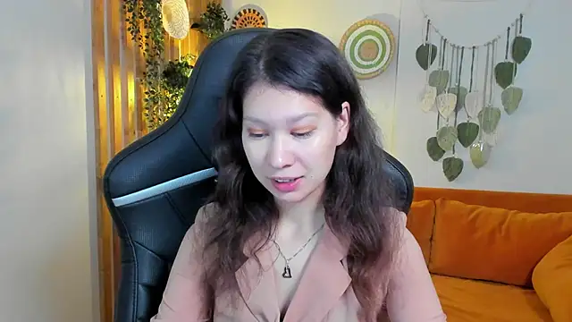Snapshot of SaraDenar chatting on 9, 9, 2025 SaraDenar online show from 9, 9, 2025