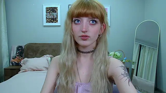 MistyMarlo online show from 25, 4, 2026