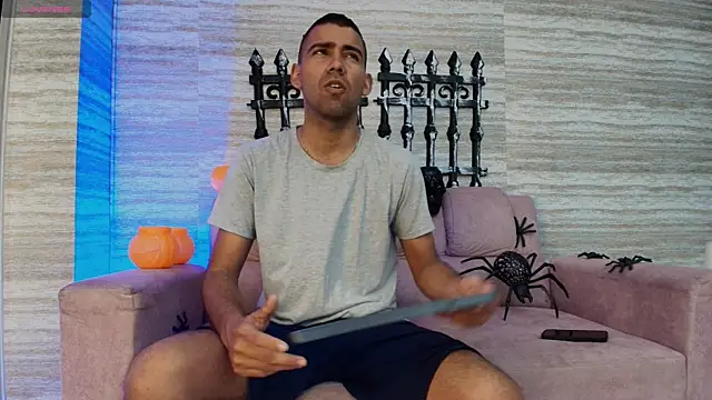 Snapshot of magnus_serket chatting on 22, 10, 2025 magnus serket online show from 22, 10, 2025