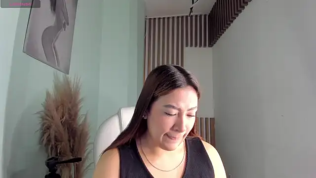 Snapshot of MacarenaRosse chatting on 8, 9, 2025 MacarenaRosse online show from 8, 9, 2025