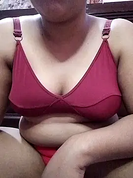 hot cupple online show from 17, 9, 2025