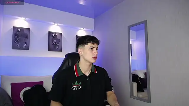 Snapshot of AdrianRinaldi chatting on 13, 9, 2025 AdrianRinaldi online show from 13, 9, 2025