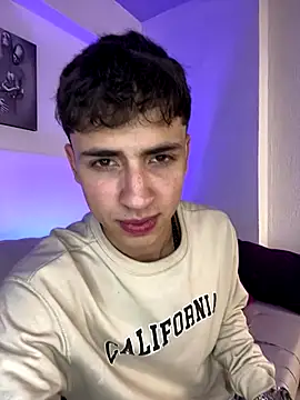 Snapshot of AdrianRinaldi chatting on 15, 9, 2025 AdrianRinaldi online show from 15, 9, 2025