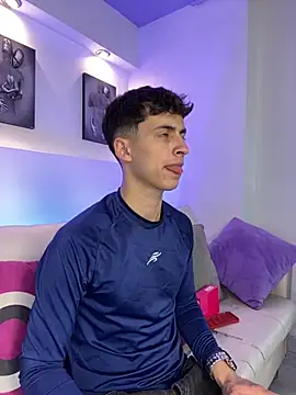 Snapshot of AdrianRinaldi chatting on 16, 9, 2025 AdrianRinaldi online show from 16, 9, 2025