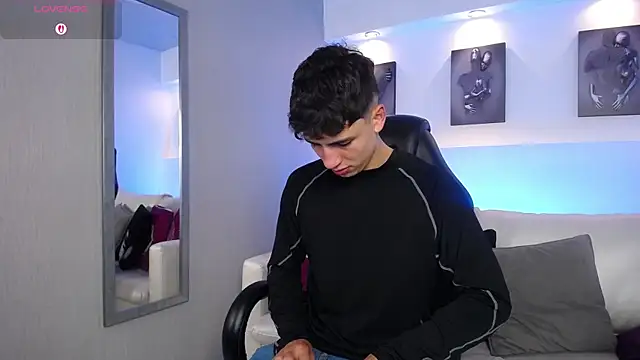 Snapshot of AdrianRinaldi chatting on 22, 9, 2025 AdrianRinaldi online show from 22, 9, 2025